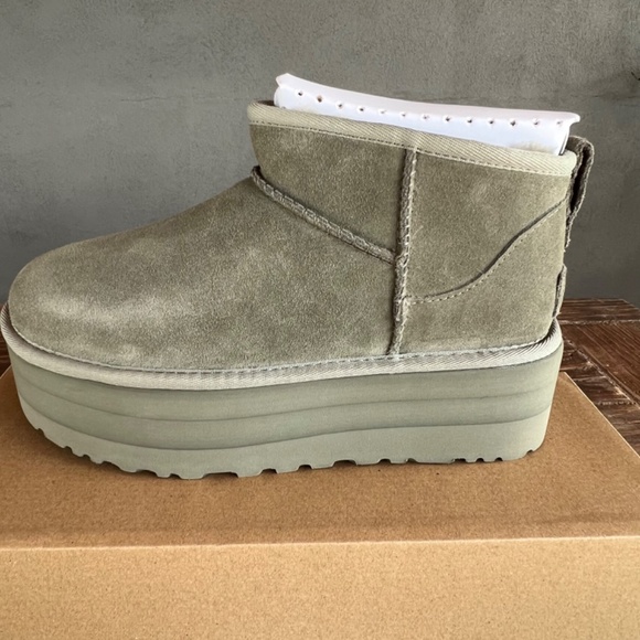 UGG CLASSIC ULTRA MINI PLATFORM MOSS GREEN BRAND NEW + PAPER SHOPPING BAGN ZS 7 - Picture 4 of 14